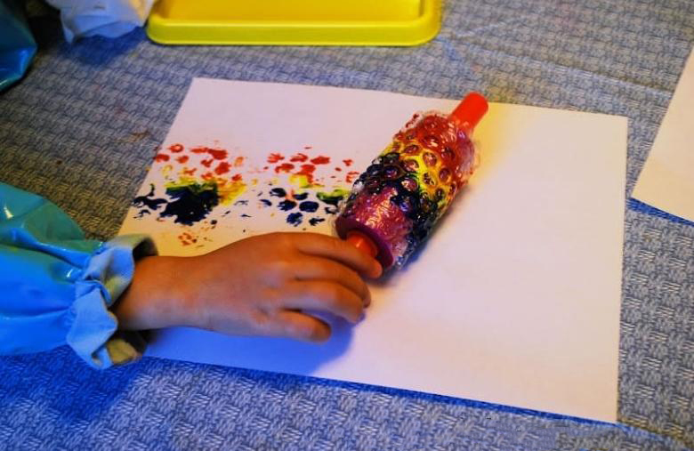 Bubble Wrap Rolling Painting