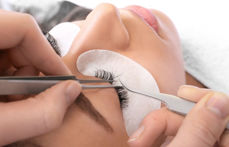 Process Of Getting Lash Extensions